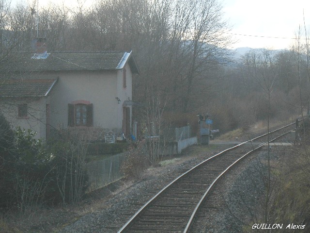 Rhône - Bessenay - passage à niveau