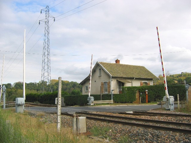 Rhône - Civrieux d'Azergues - passage à niveau