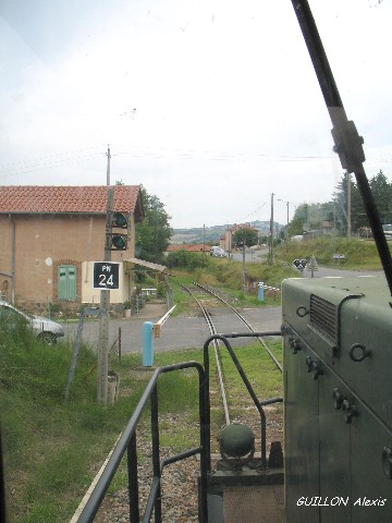 Rhône - Courzieu - passage à niveau