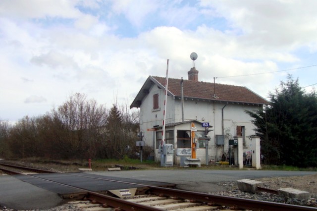 Rhône - Le Breuil - passage à niveau