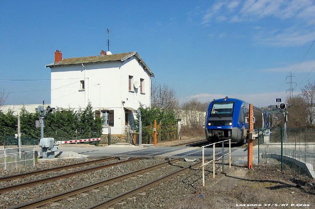 Rhône - Lozanne - passage à niveau