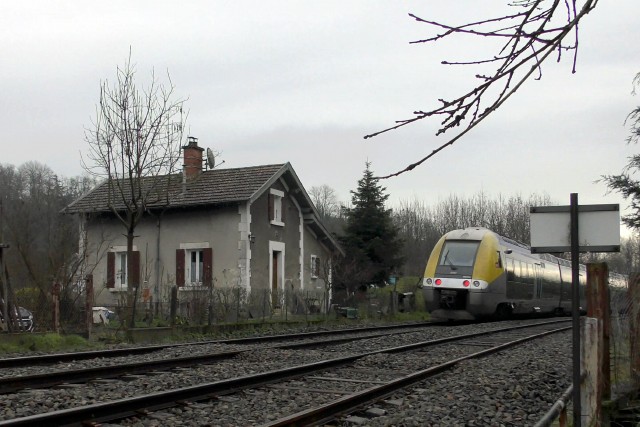 Rhône - Lozanne - passage à niveau