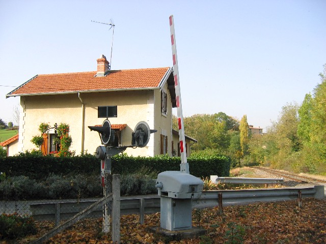 Rhône - Marcilly d'Azergues - passage à niveau