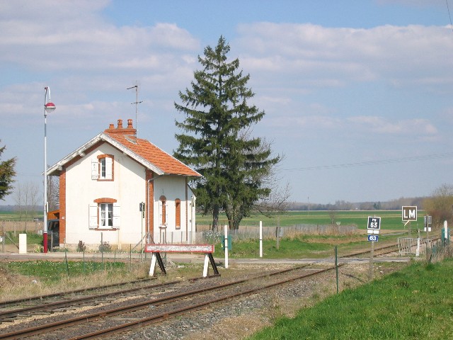 Saône et Loire - Crissey - passage à niveau