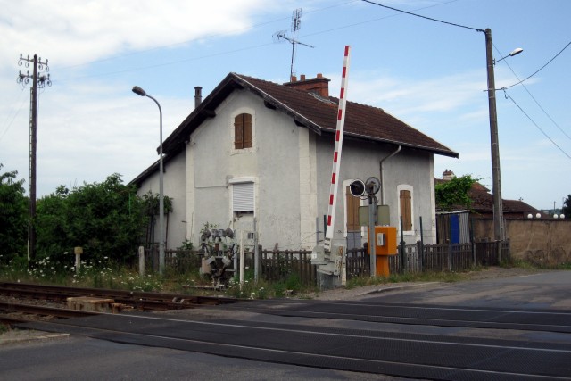 Saône et Loire - Digoin - passage à niveau