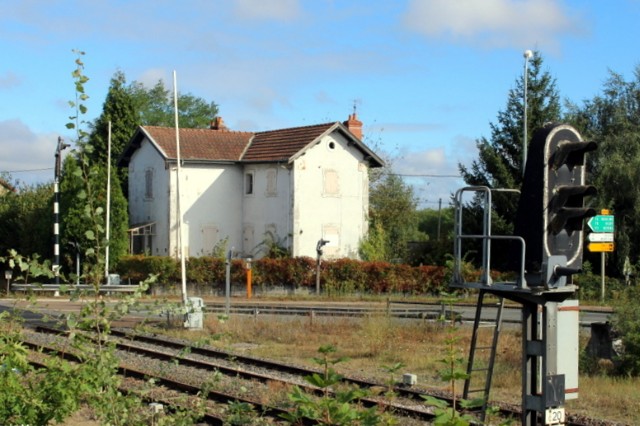 Saône et Loire - Paray le Monial - passage à niveau