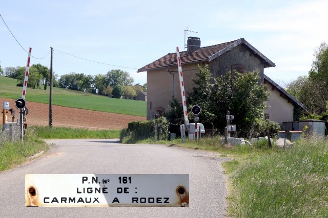 Tarn - Moularès - passage à niveau