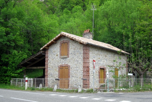 Tarn - Penne - passage à niveau