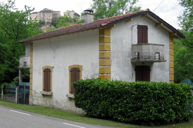 Tarn et Garonne - Bruniquel - passage à niveau