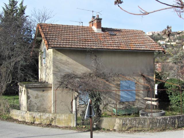 Vaucluse - Apt - passage à niveau