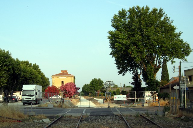 Vaucluse - Monteux - passage à niveau