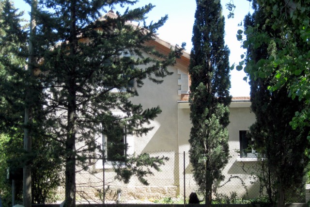 Vaucluse - Pernes les Fontaines - passage à niveau