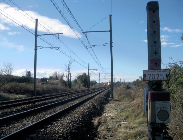 Vaucluse - Piolenc - passage à niveau