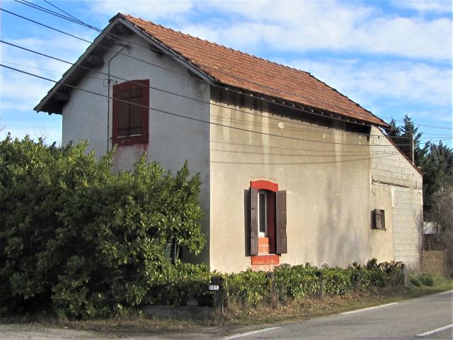 Vaucluse - Saignon - passage à niveau