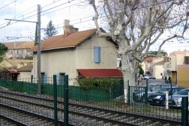 Vaucluse - Saint Saturnin lès Avignon - passage à niveau