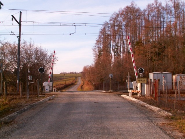 Haute Vienne - La Porcherie - passage à niveau