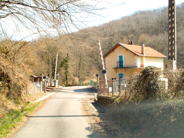 Haute Vienne - Saint Denis des Murs - passage à niveau