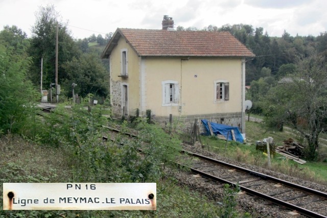 Haute Vienne - Saint Léonard de Noblat - passage à niveau