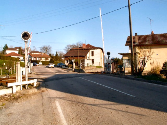 Haute Vienne - Saint Léonard de Noblat - passage à niveau