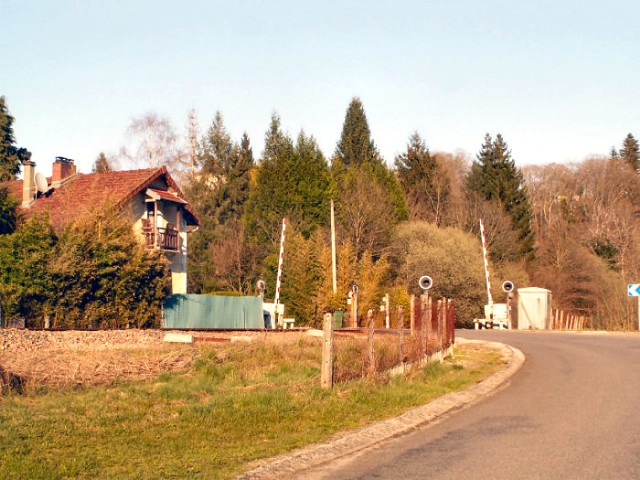 Haute Vienne - Saint Léonard de Noblat - passage à niveau