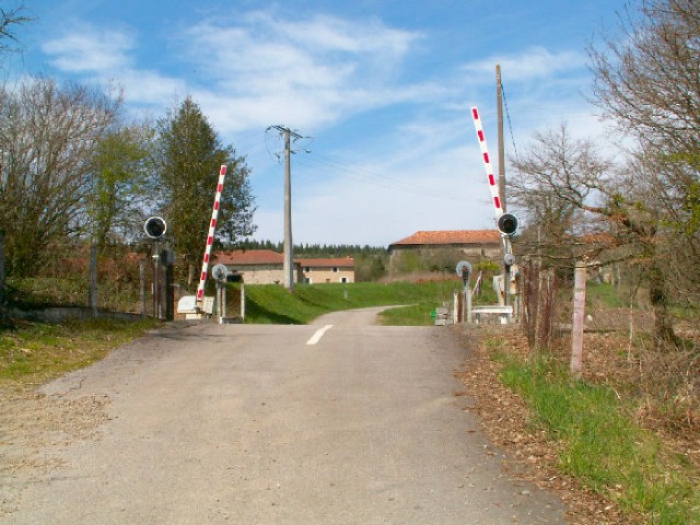 Haute Vienne - Saint Priest Taurion - passage à niveau