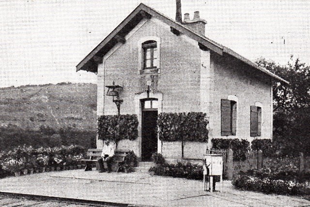 Yonne - Arcy sur Cure - passage à niveau