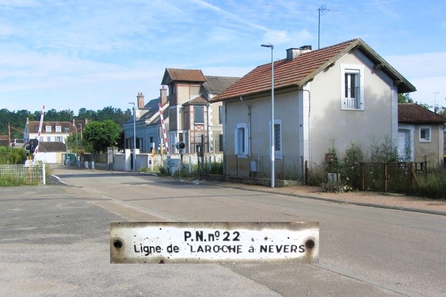Yonne - Augy - passage à niveau