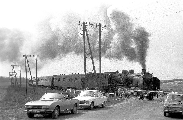 Yonne - Foissy sur Vanne - passage à niveau