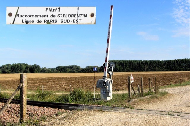 Yonne - Vergigny - passage à niveau