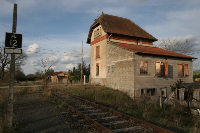 Allier - Bayet - passage à niveau