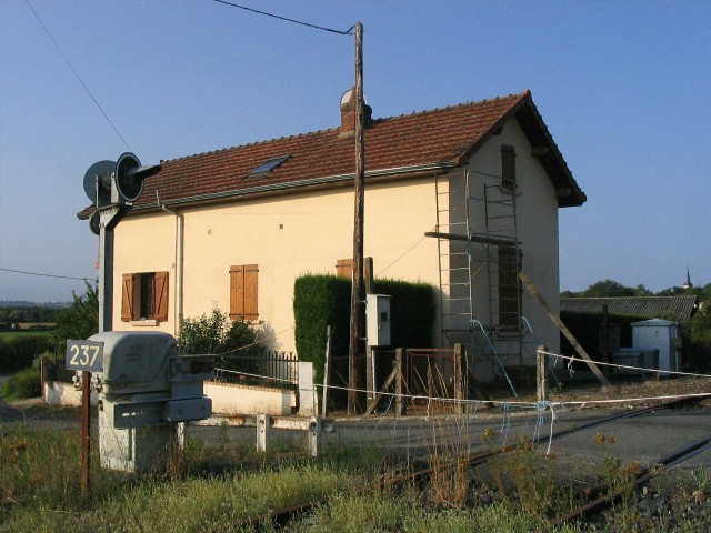 Allier -  - passage à niveau
