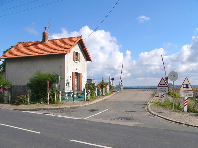 Allier - Gannat - passage à niveau