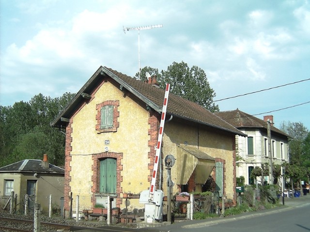 Allier - Audes - passage à niveau