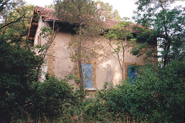 Bouches du Rhône - Lambesc - passage à niveau