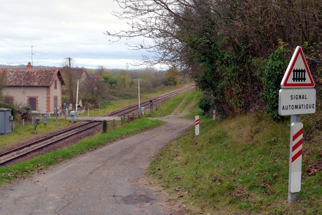Cher - Epineuil le Fleuriel - passage à niveau