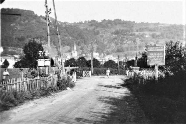 Corrèze - Bort les Orgues - passage à niveau