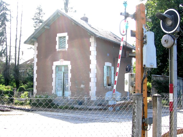 Creuse - Evaux les Bains - passage à niveau