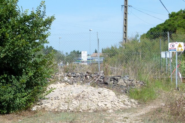Gard - Aigues Mortes - passage à niveau