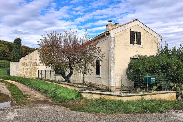 Gard - Cavillargues - passage à niveau