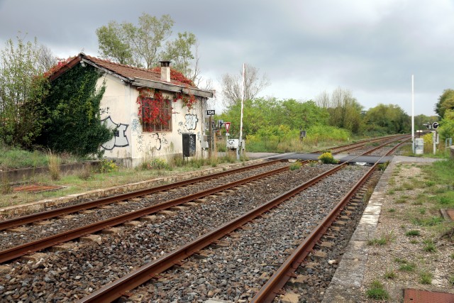 Gard - Saint Hilaire de Brethmas - passage à niveau