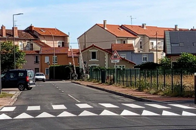 Loire - Roanne - passage à niveau
