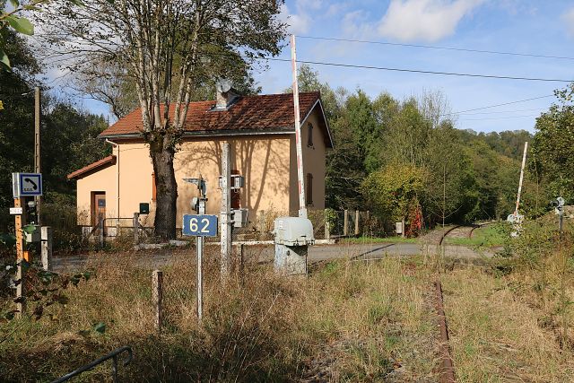 Loire - Vêtre sur Anzon - passage à niveau