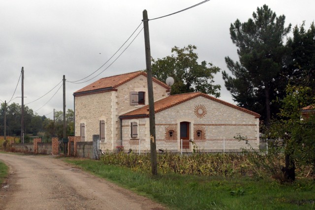 Lot et Garonne - Le Temple sur Lot - passage à niveau