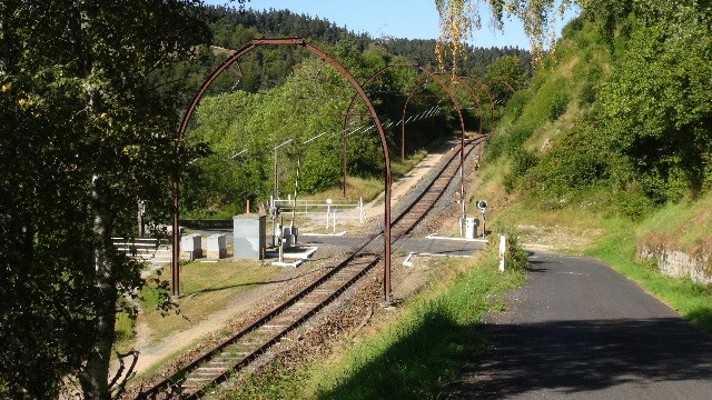 Lozère - Saint Léger de Peyre - passage à niveau