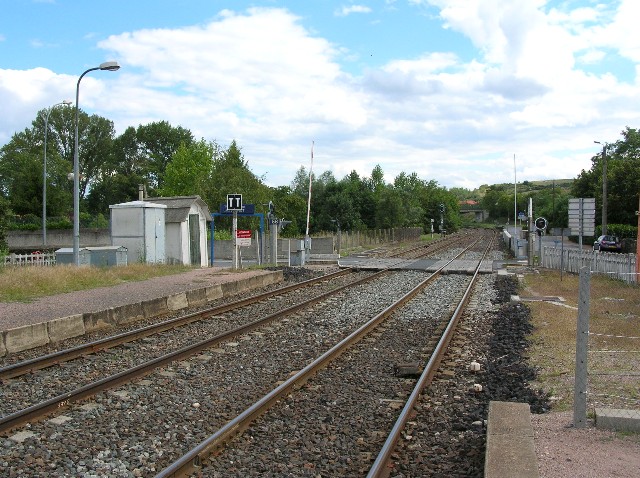 Puy de Dôme - Le Breuil sur Couze - passage à niveau