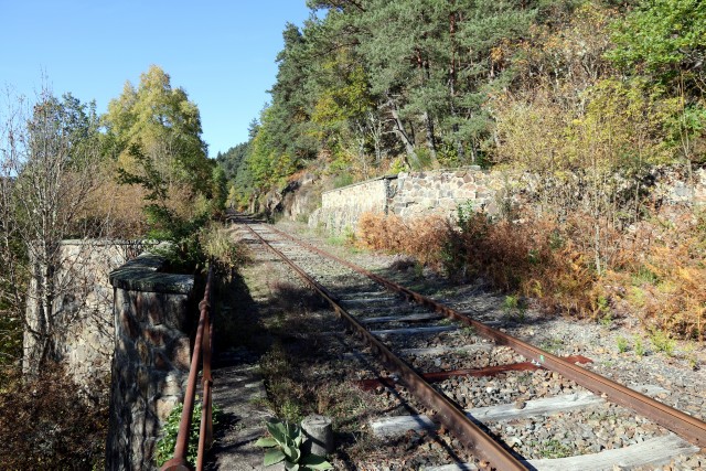 Puy de Dôme - Mayres - passage à niveau