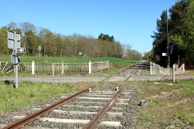 Puy de Dôme - Néronde sur Dore - passage à niveau