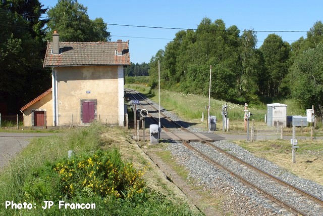 Puy de Dôme - Pulvérières - passage à niveau