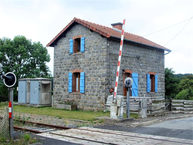 Puy de Dôme - Sauret Besserve - passage à niveau