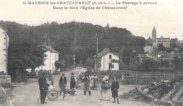 Saône et Loire - Saint Maurice lès Châteauneuf - passage à niveau